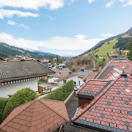 펜션 Heritage Holiday In Kirchberg With Sauna